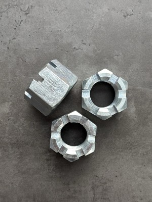 Гайка корончатая М27х2 S-41 Н-27 для оси БДМ