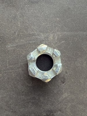 Гайка М10 корончатая