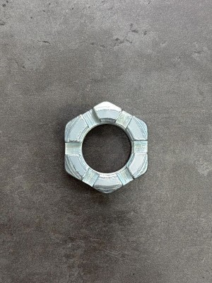 Гайка корончатая, прорезная низкая М27х1,5 ГОСТ 5933-73, класс прочности 10