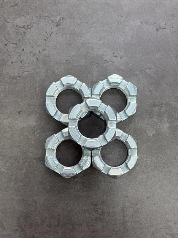 Гайка корончатая, прорезная низкая М27х1,5 DIN 937, класс прочности 10