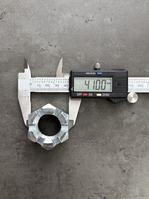 Гайка корончатая М27х2 Н-30 4х4 01.014