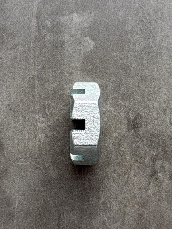 Гайка корончатая, прорезная низкая М27 ГОСТ 5933-73 класс прочности 10