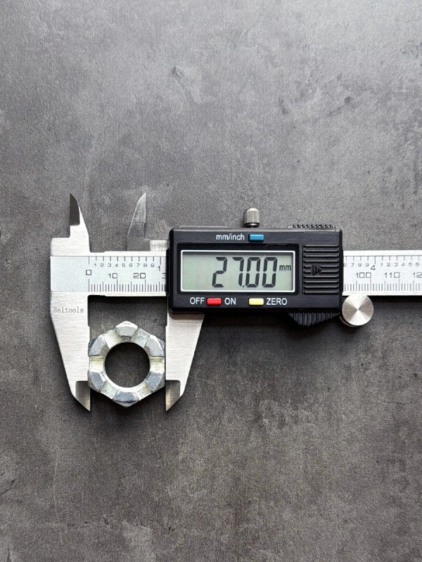 Гайка корончатая, прорезная низкая М18х1,5 DIN 937 класс прочности 8